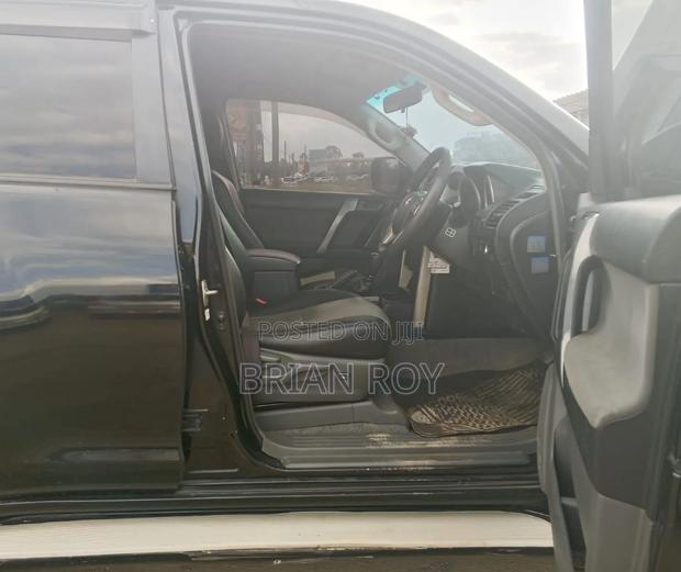 Toyota Land Cruiser Prado 2011 Black
