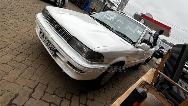 Toyota Corolla 1991 White