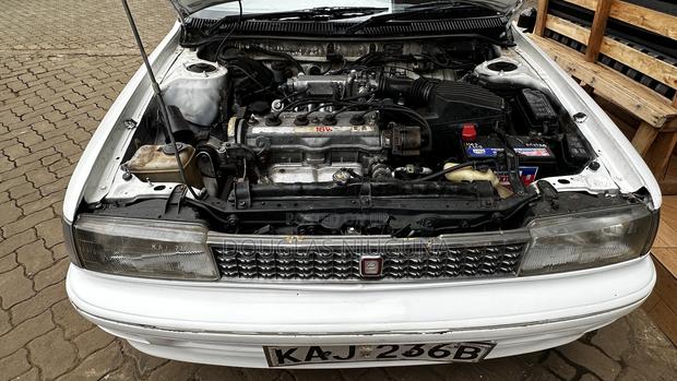 Toyota Corolla 1991 White