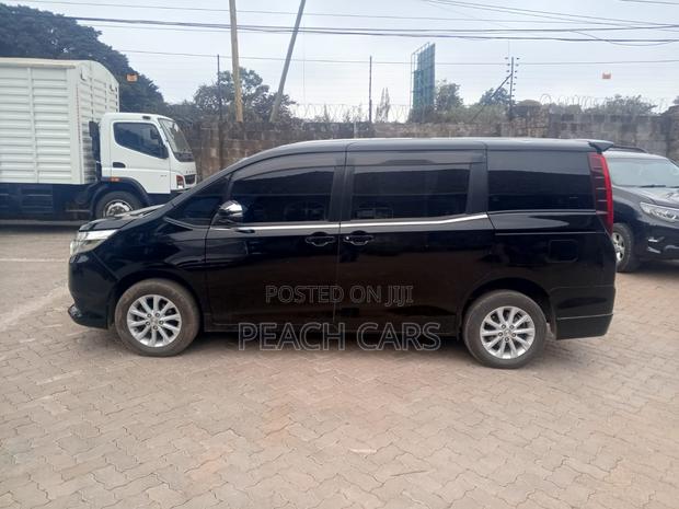 Toyota Noah 2017 Black