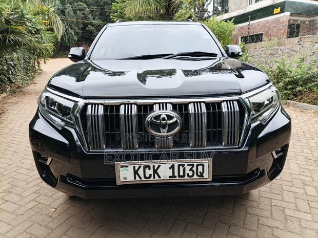 Toyota Land Cruiser Prado 2017 Black