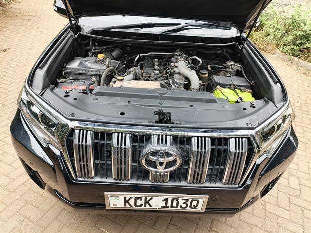 Toyota Land Cruiser Prado 2017 Black