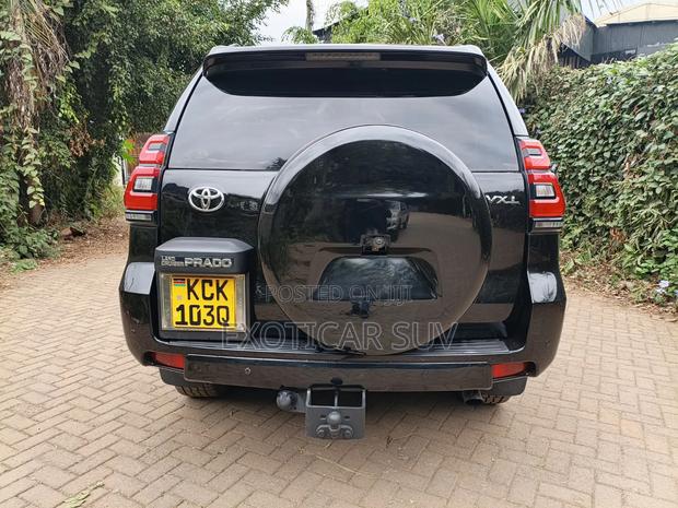 Toyota Land Cruiser Prado 2017 Black