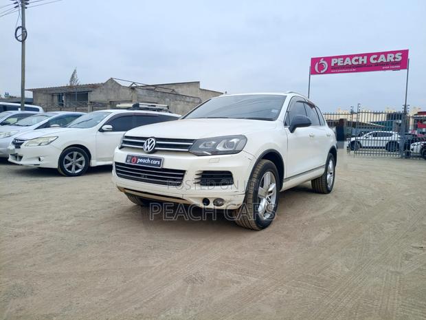 Volkswagen Touareg 2012 White