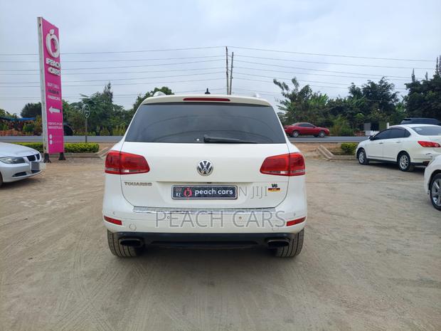 Volkswagen Touareg 2012 White