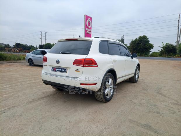 Volkswagen Touareg 2012 White