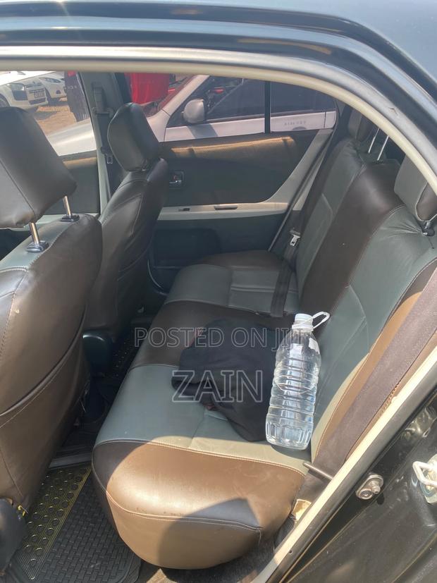 Toyota Vitz 2011 Black