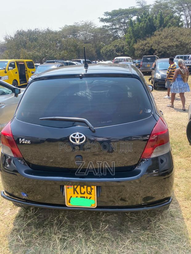 Toyota Vitz 2011 Black