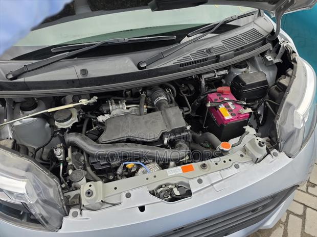 Toyota Tank 2019 Silver