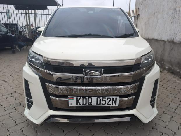 Toyota Noah 2017 White