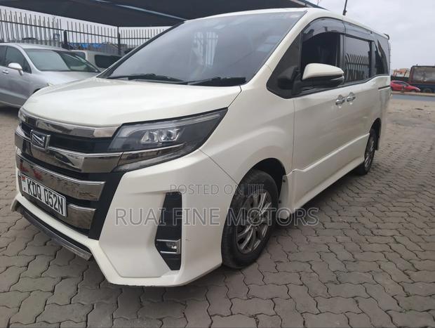 Toyota Noah 2017 White