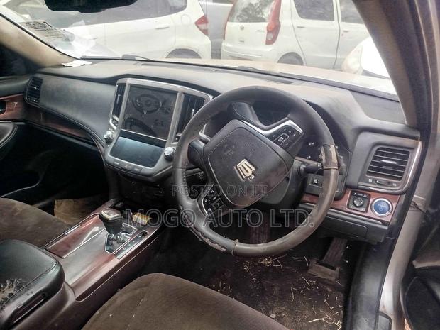 Toyota Crown 2013 Silver