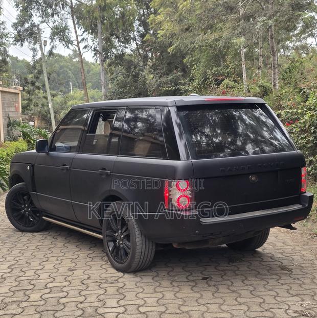 Land Rover Range Rover Vogue 2010 Gray