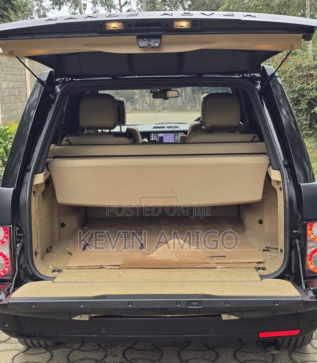 Land Rover Range Rover Vogue 2010 Gray