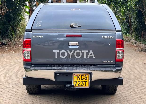 Toyota Hilux 3.0 D-4D 4x4 2012 Gray
