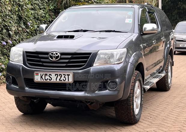 Toyota Hilux 3.0 D-4D 4x4 2012 Gray