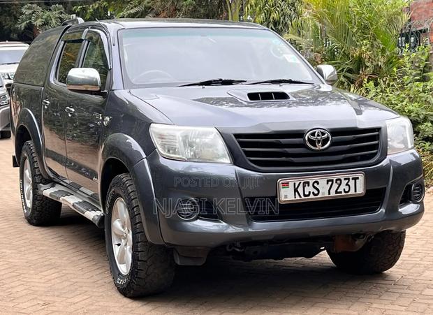 Toyota Hilux 3.0 D-4D 4x4 2012 Gray