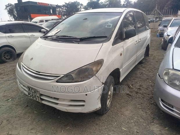 Toyota Estima 2001 White