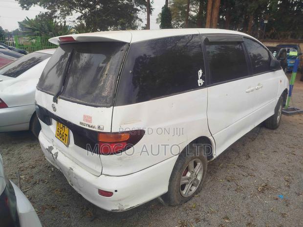 Toyota Estima 2001 White