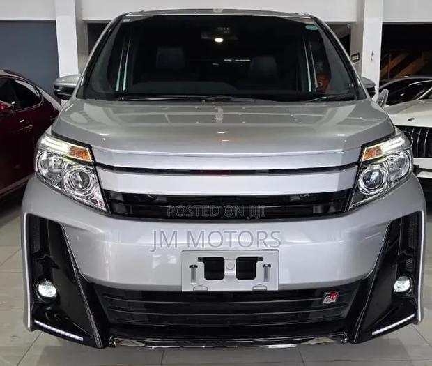 Toyota Noah 2020 Silver