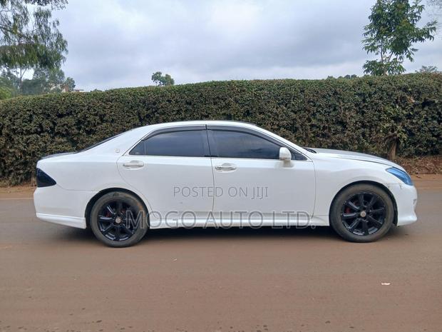 Toyota Crown 2009 White
