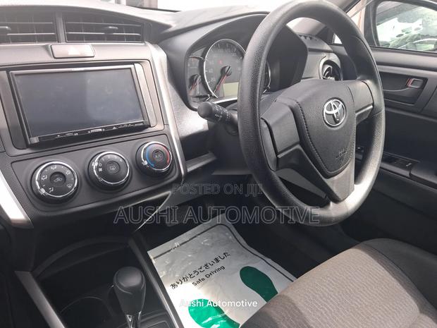 Toyota Corolla Fielder 2019 Silver