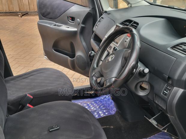 Toyota Ractis 1.5 FWD 2007 Silver