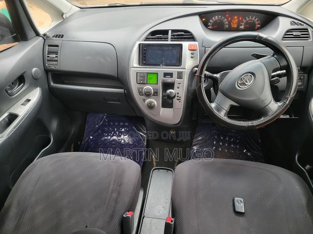 Toyota Ractis 1.5 FWD 2007 Silver