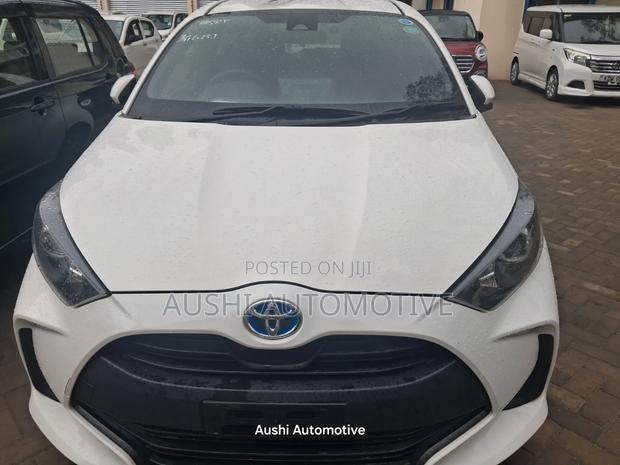 Toyota Yaris 2021 White