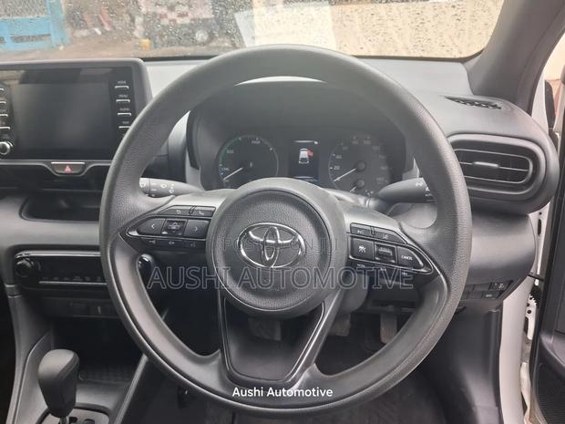 Toyota Yaris 2021 White