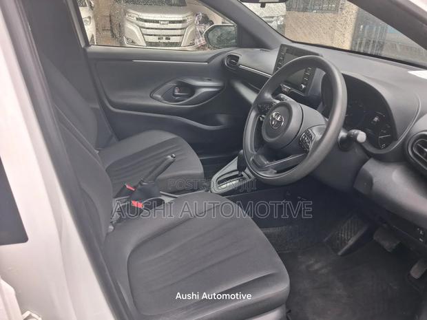 Toyota Yaris 2021 White