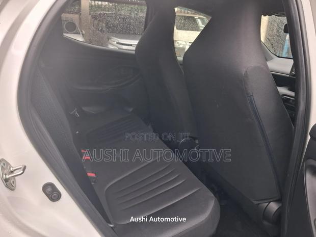 Toyota Yaris 2021 White