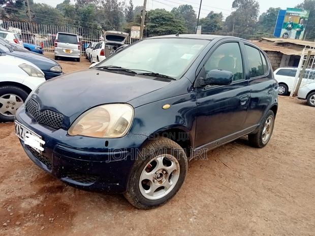 Toyota Vitz 2000 Blue