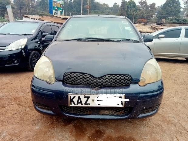 Toyota Vitz 2000 Blue