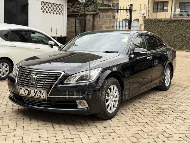 Toyota Crown 2013 Black