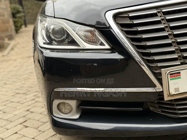 Toyota Crown 2013 Black