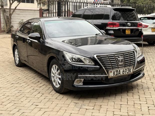 Toyota Crown 2013 Black