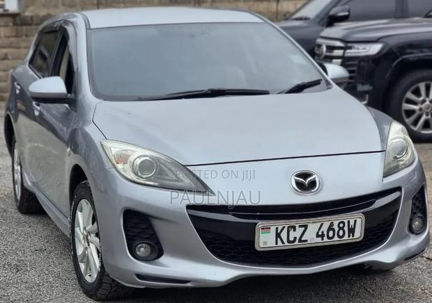 Mazda Axela 2012