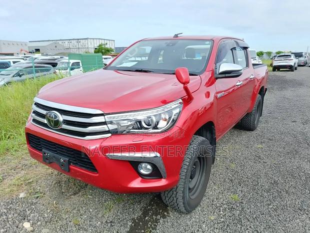 Toyota Hilux 2019 Red