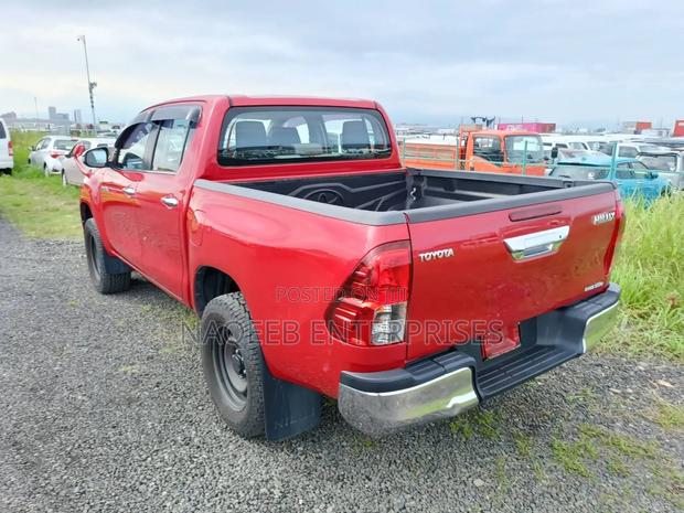 Toyota Hilux 2019 Red