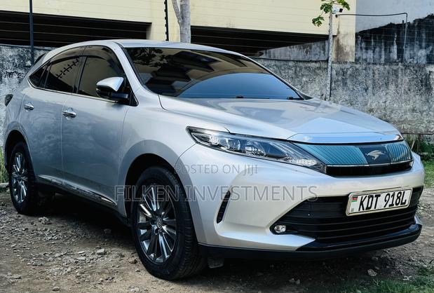Toyota Harrier 2.0 2018 Silver