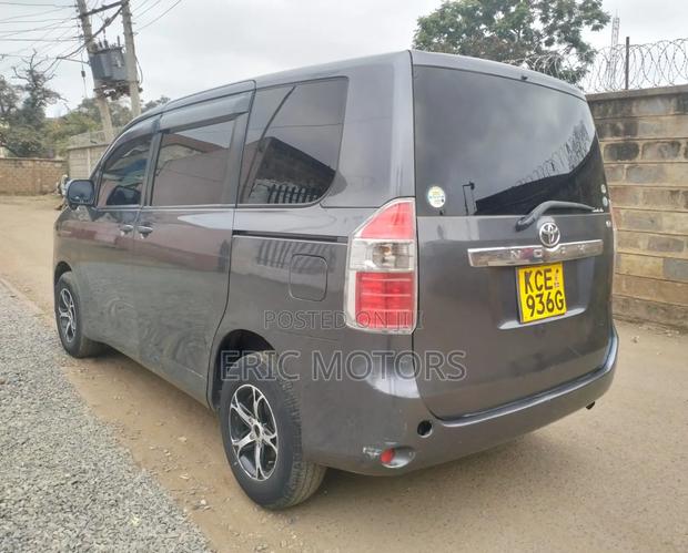 Toyota Noah 2008 Gray