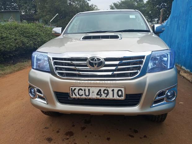 Toyota Hilux 2014 Silver