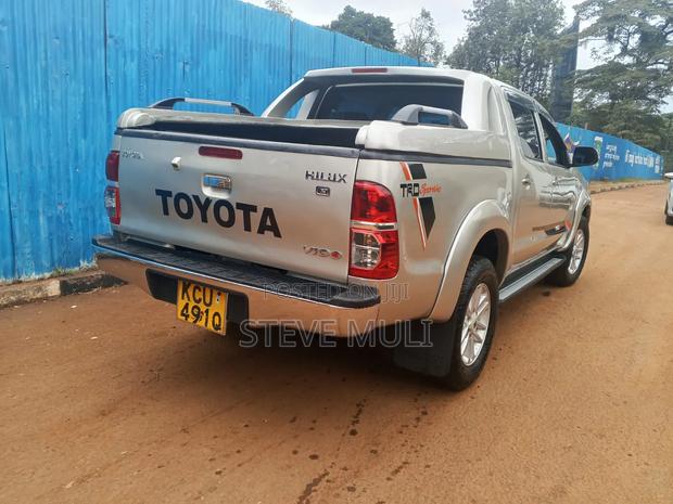 Toyota Hilux 2014 Silver