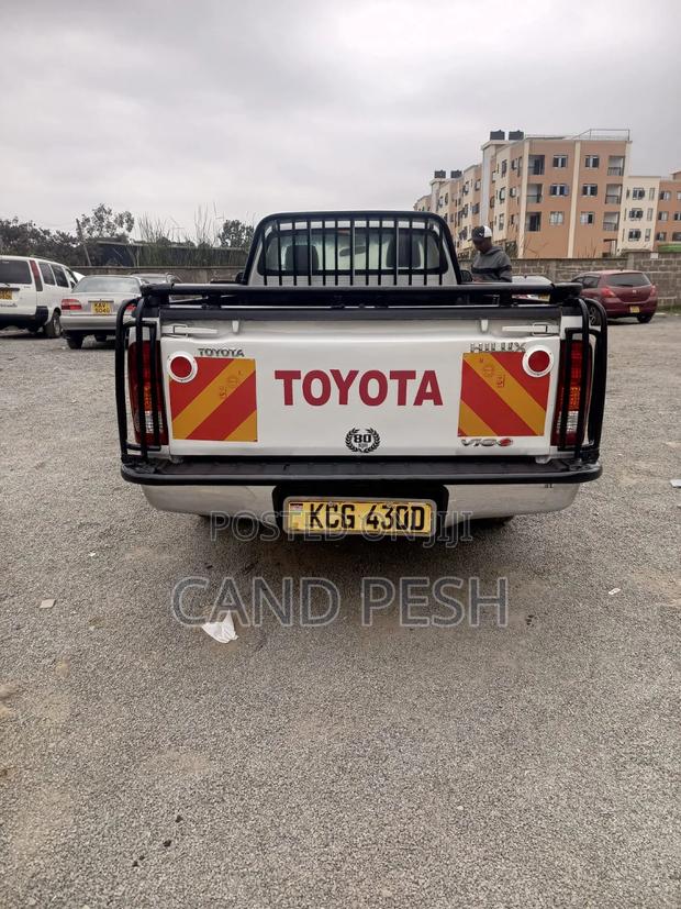 Toyota Hilux 2013 White