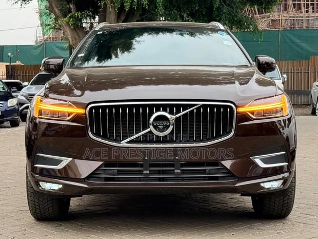 Volvo XC60 2019 Brown
