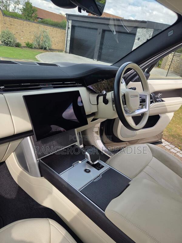 Land Rover Range Rover 2023 Gold