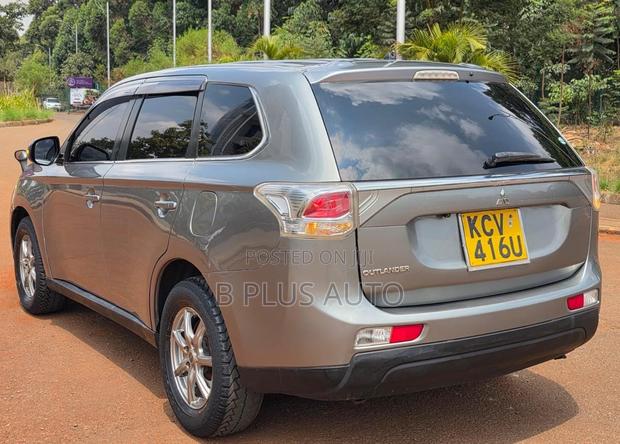 Mitsubishi Outlander 2012 Gray