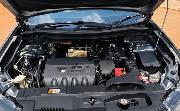 Mitsubishi Outlander 2012 Gray