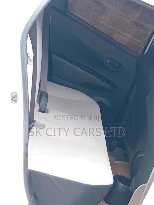 Toyota Vitz 2012 White